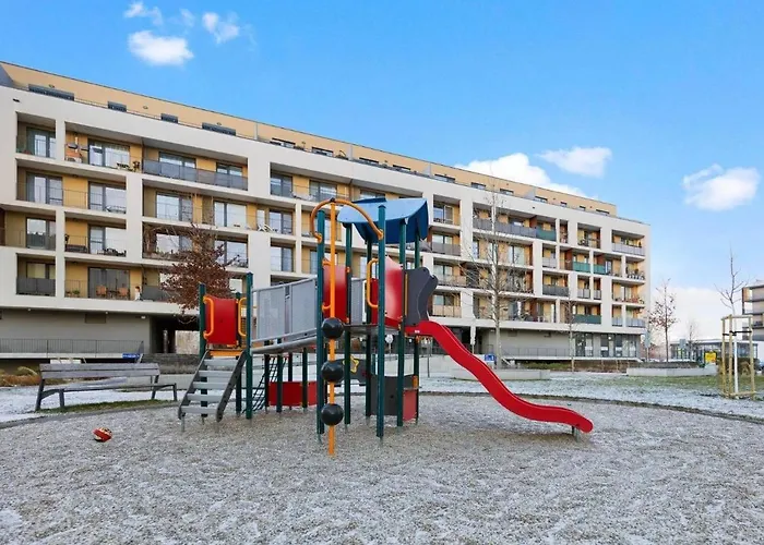 Апартаменти Sunflower - Modern Large Charming With Balcony *