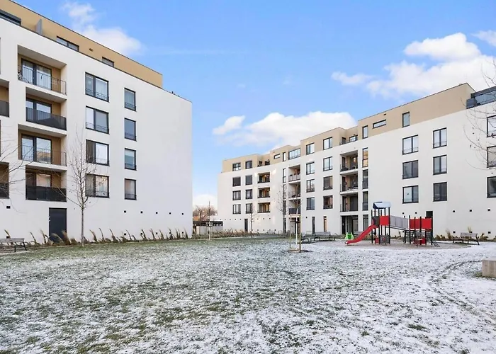 Апартаменти Sunflower - Modern Large Charming With Balcony