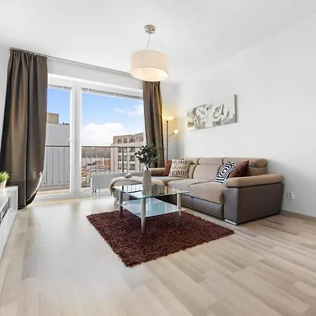 Sunflower - Modern Large Charming With Balcony 公寓 布拉迪斯拉发