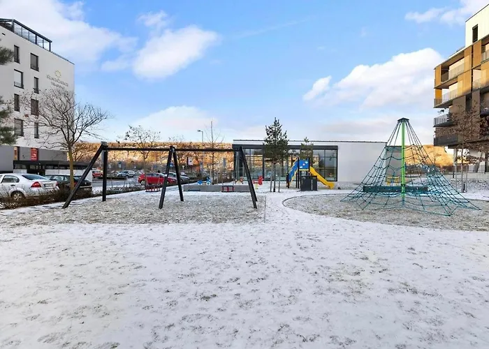 Sunflower - Modern Large Charming With Balcony Lägenhet Bratislava