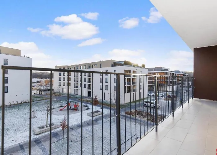 Sunflower - Modern Large Charming With Balcony Lägenhet Bratislava