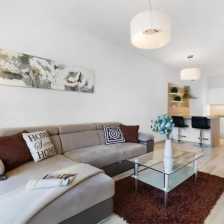 Apartment Sunflower - Modern Large Charming With Balcony